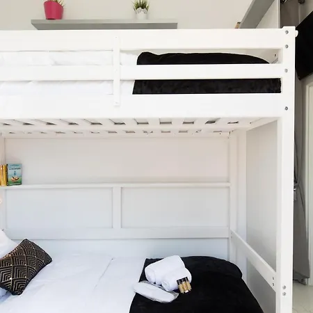 Pelige Yourhosthelper Apartamento